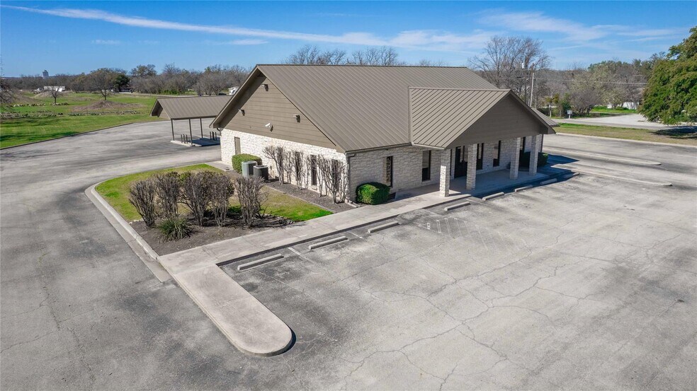 More Photos Of 3101 Austin Ave, Brownwood Bank For Sale
