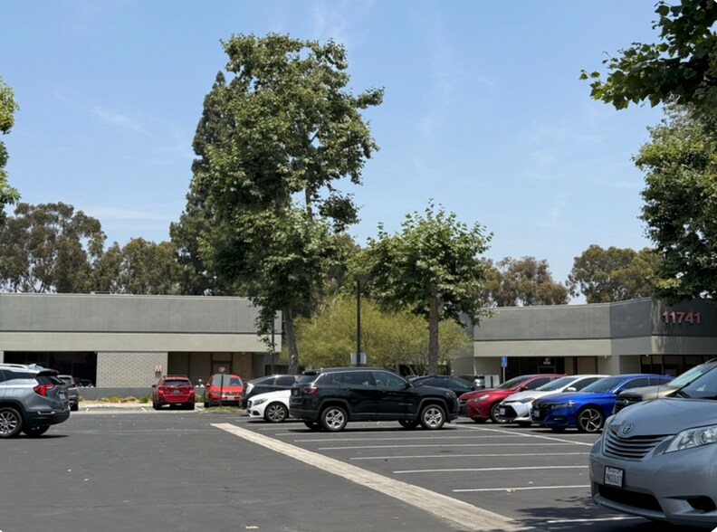 Primary Photo Of 11721 Telegraph Rd, Santa Fe Springs Unknown For Lease