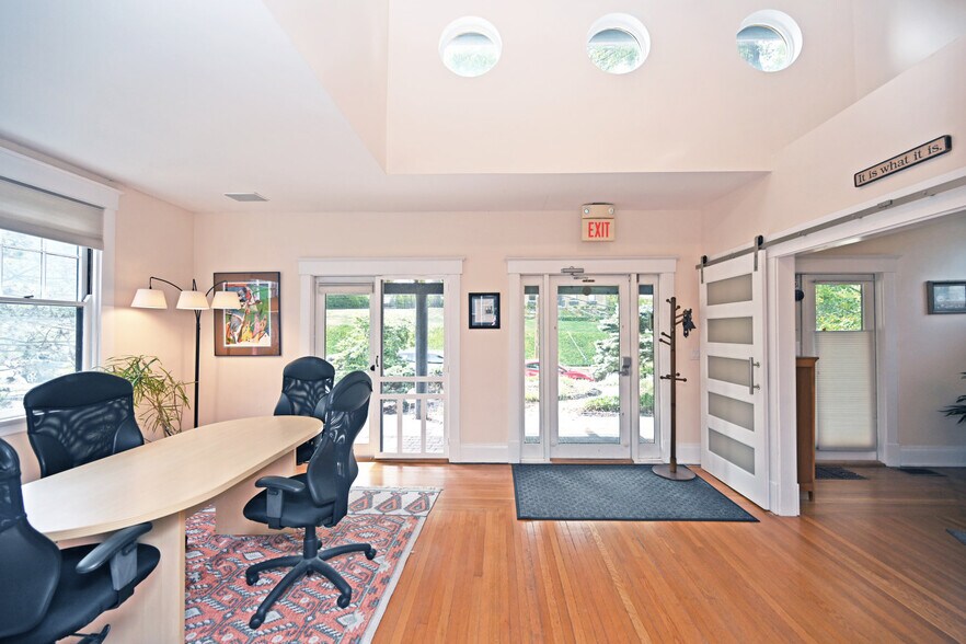 More Photos Of 2150 Alpine Pl, Cincinnati Office Residential For Sale