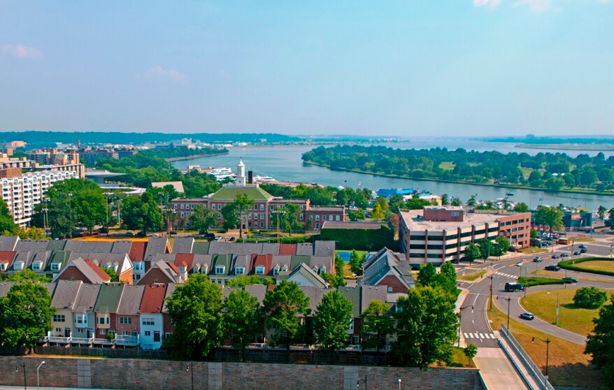 More Photos Of 470-490 L'Enfant Plz SW, Washington Office For Lease