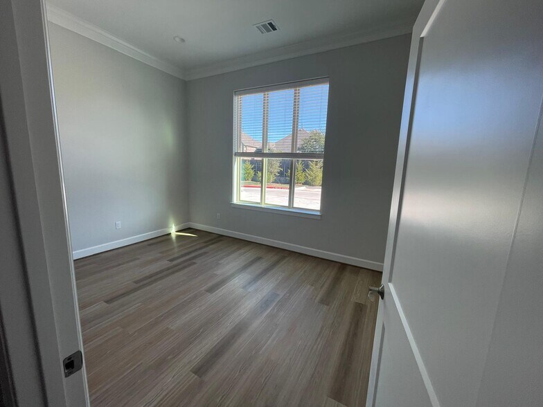 More Photos Of 400 Stonebrook Pky, Frisco Medical For Lease