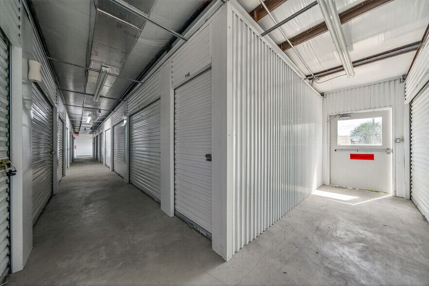More Photos Of 608 Bayou st, Refugio Self Storage For Sale