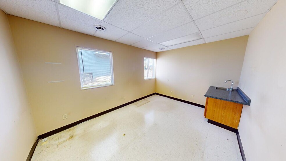 More Photos Of 4337 Cleveland Ave, Columbus Medical For Sale