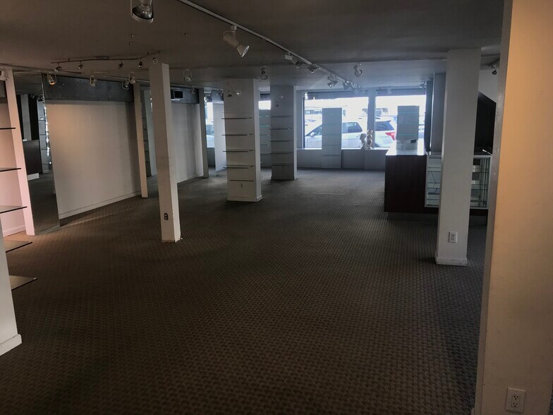 More Photos Of 15 N Dean St, Englewood Restaurant For Lease