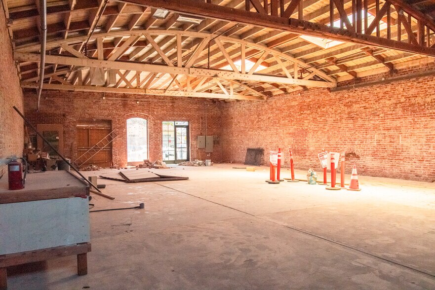 More Photos Of 4410 Gage Ave, Bell Restaurant For Lease