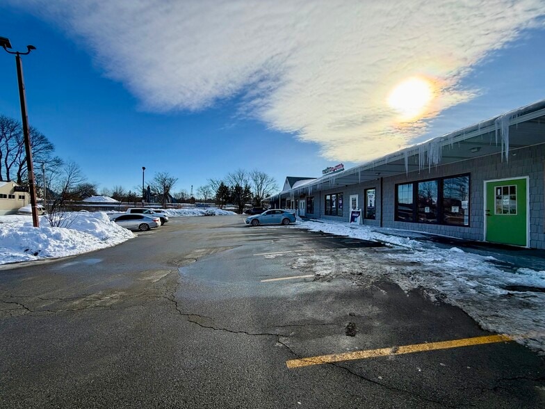 More Photos Of 118 Cambridge St, Worcester Unknown For Lease