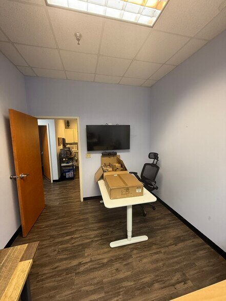 More Photos Of 144 Talbert Pointe Dr, Mooresville Light Distribution For Lease