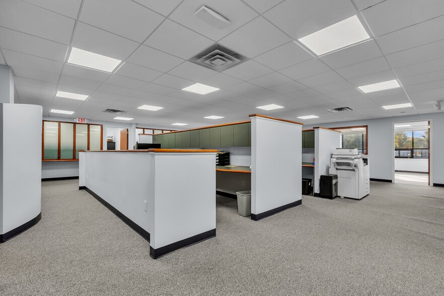 More Photos Of 1 Stone Pl, Bronxville Office For Lease