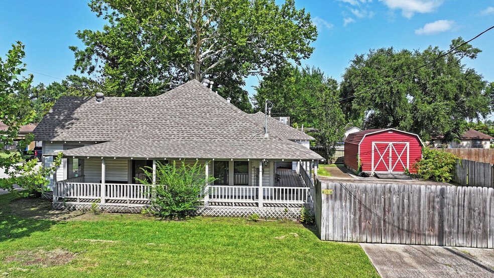 More Photos Of 502 Staitti St, Humble Office Residential For Sale