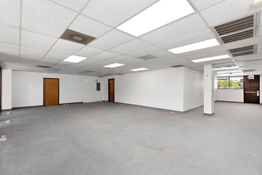 More Photos Of 7418 John Smith, San Antonio Loft Creative Space For Lease