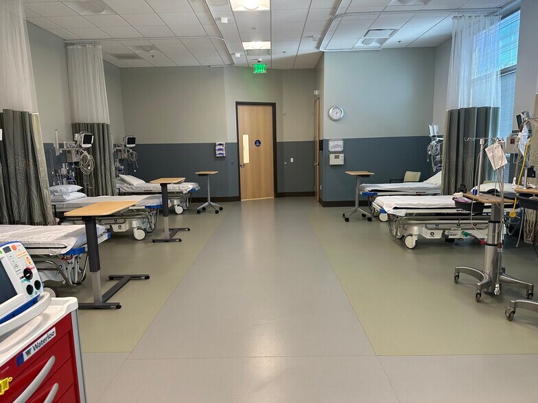 More Photos Of 77 S Dobson Rd, Chandler Medical For Sale