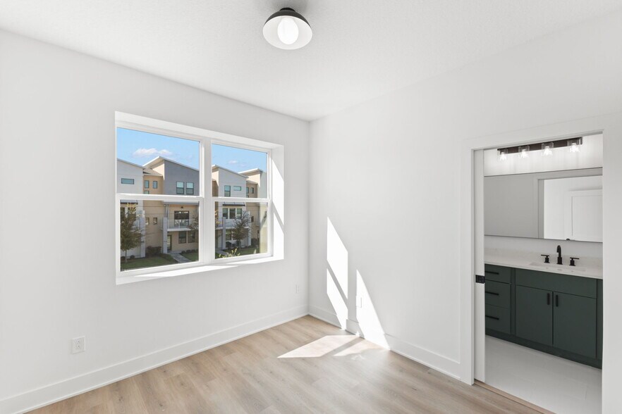 More Photos Of 2525 13th Ave N, Saint Petersburg Multifamily For Sale