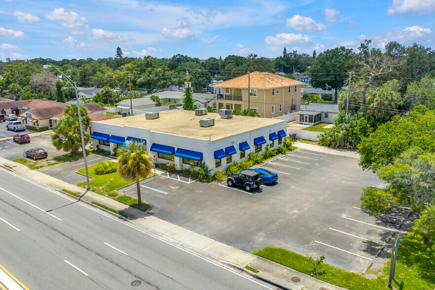 More Photos Of 8440 4th St N, Saint Petersburg Freestanding For Lease
