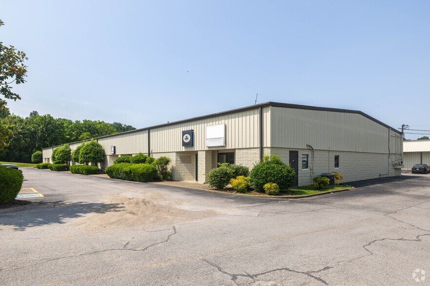 Primary Photo Of 3640-3656 Central Pike, Hermitage Light Manufacturing For Lease