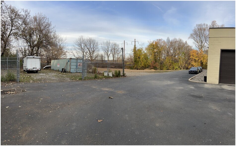 More Photos Of 37 N Industrial Blvd, Paoli Land For Lease