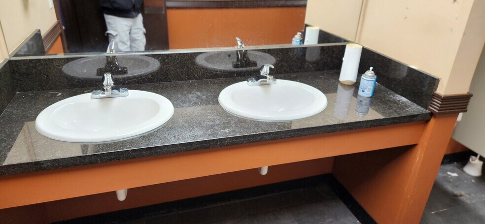 More Photos Of 4405 S US Highway 1, Fort Pierce Auto Dealership For Lease