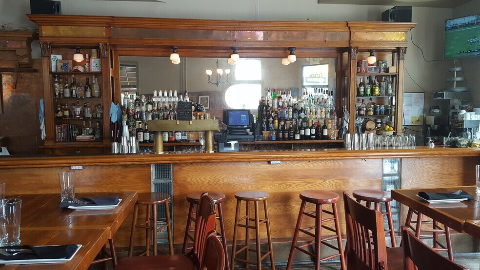More Photos Of 1900 Aliceanna St, Baltimore General Retail For Sale