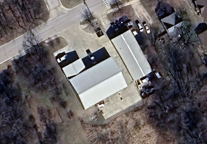 More Photos Of 422 W 2nd St, Bonner Springs Warehouse For Lease