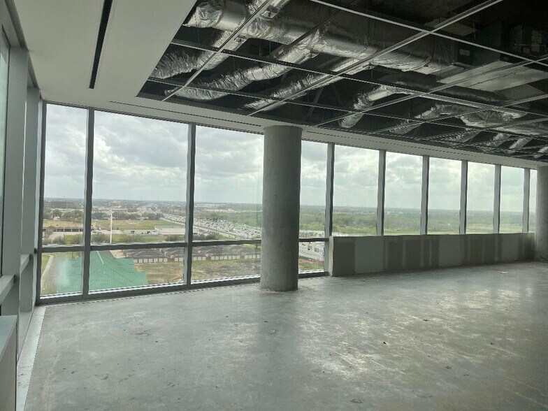 More Photos Of 9999 Bellaire Blvd, Houston Medical For Sale