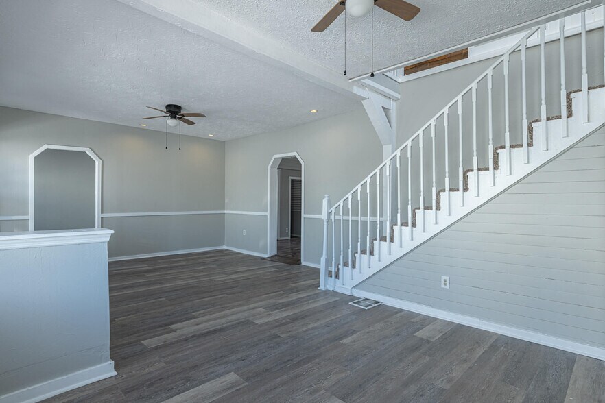 More Photos Of 2 N 2nd St, Fairborn Office For Sale