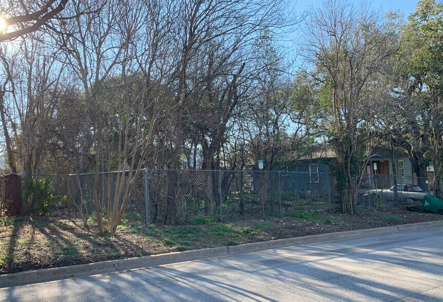 More Photos Of 4417 Garnett St, Austin Land For Sale