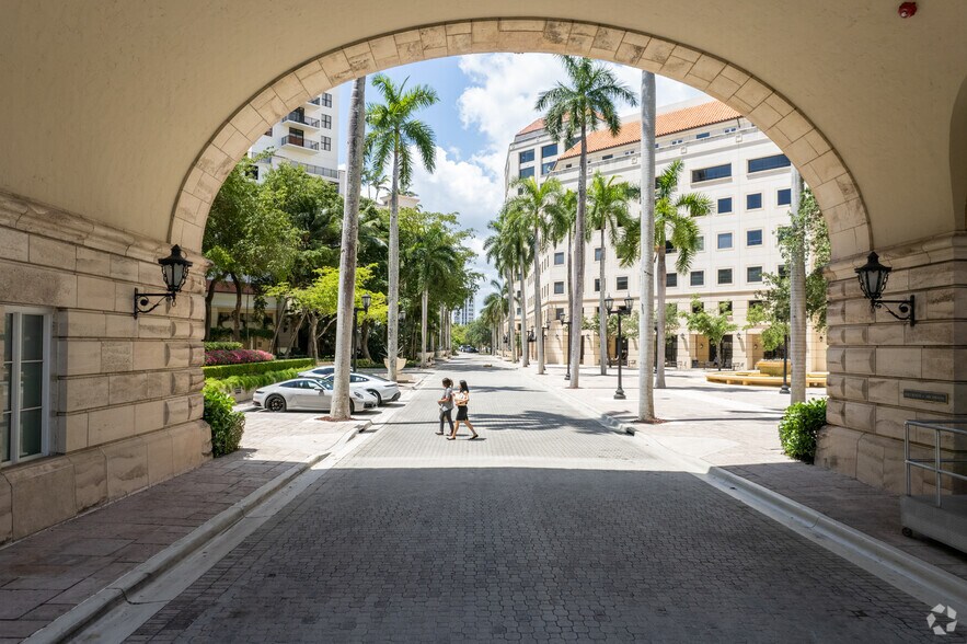 More Photos Of 800 S Douglas Rd, Coral Gables Unknown For Lease