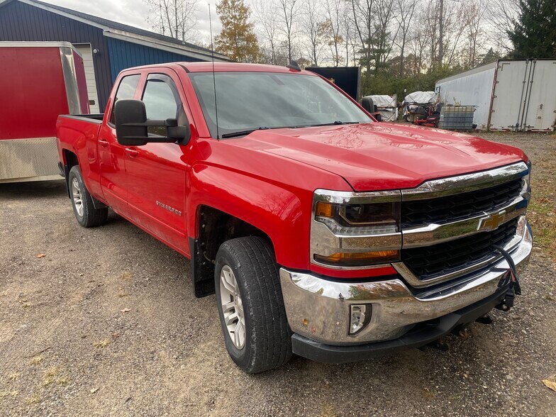 More Photos Of 9112 W Mount Morris Rd, Flushing General Retail For Sale