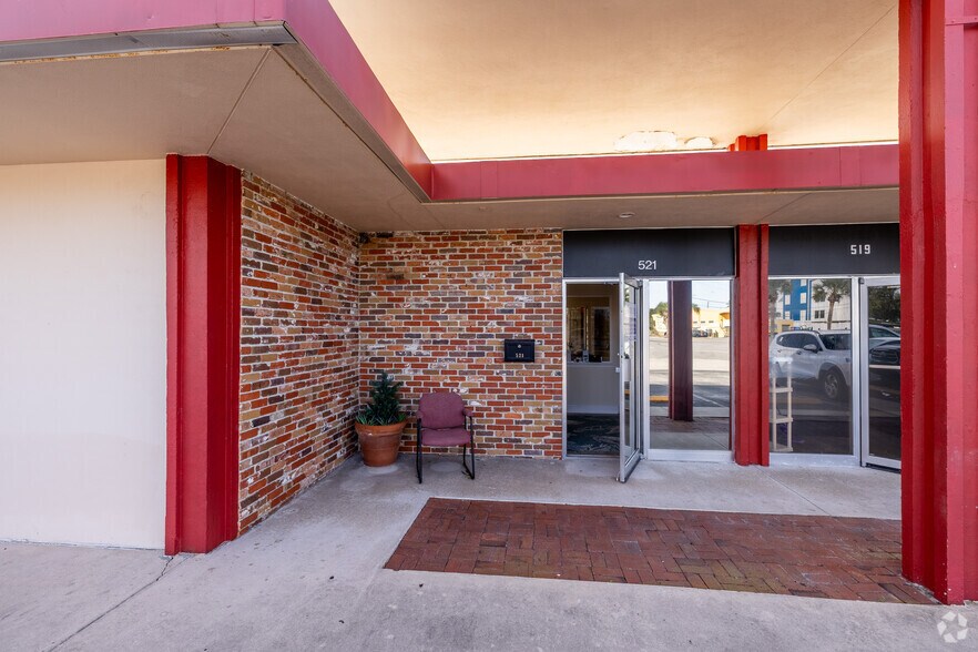 More Photos Of 501-527 S Paula Dr, Dunedin Office For Lease