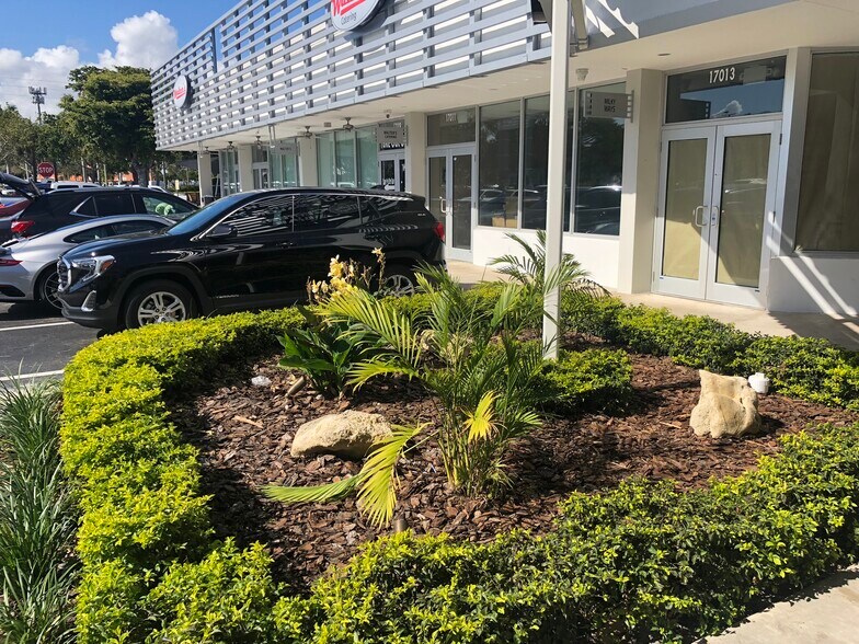 More Photos Of 17005-17051 S Dixie Hwy, Miami Unknown For Lease