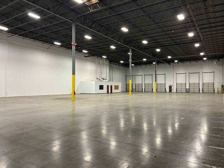 More Photos Of 5901 Long Creek Park Dr, Charlotte Warehouse For Lease
