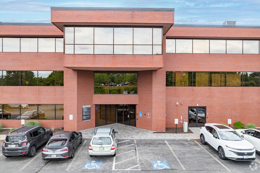 More Photos Of 1 Stiles Rd, Salem Office For Sale