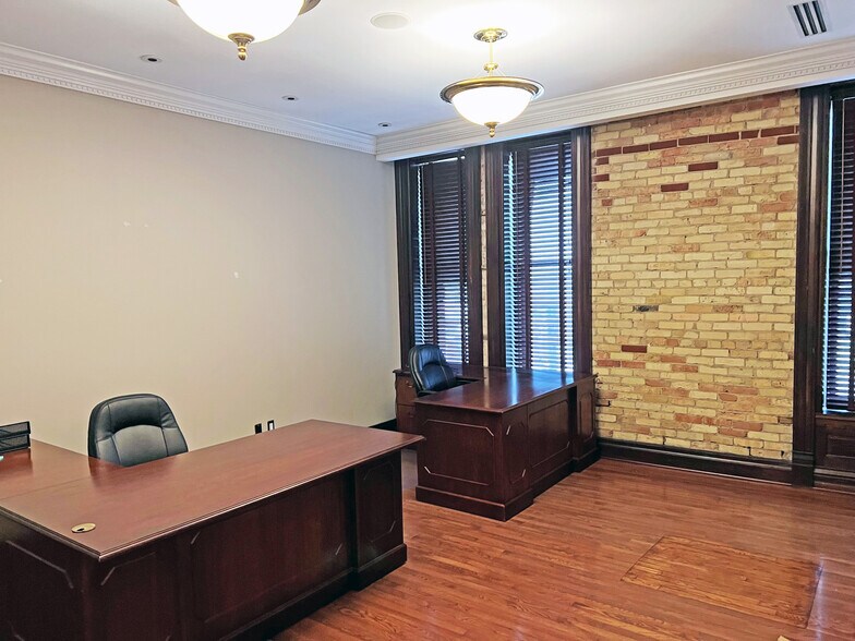 More Photos Of 25 S Division Ave, Grand Rapids Office For Sale