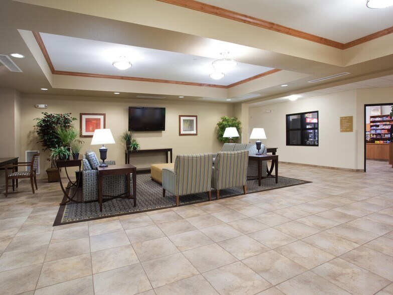 More Photos Of 92 Commerce St, Craig Hotel For Sale