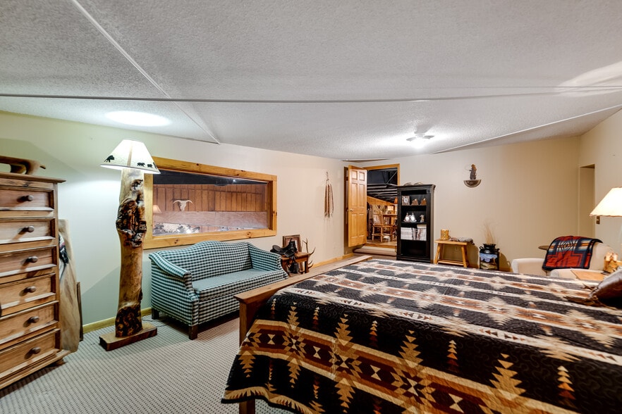 More Photos Of 25 Setser Branch Rd, Franklin Storefront For Sale