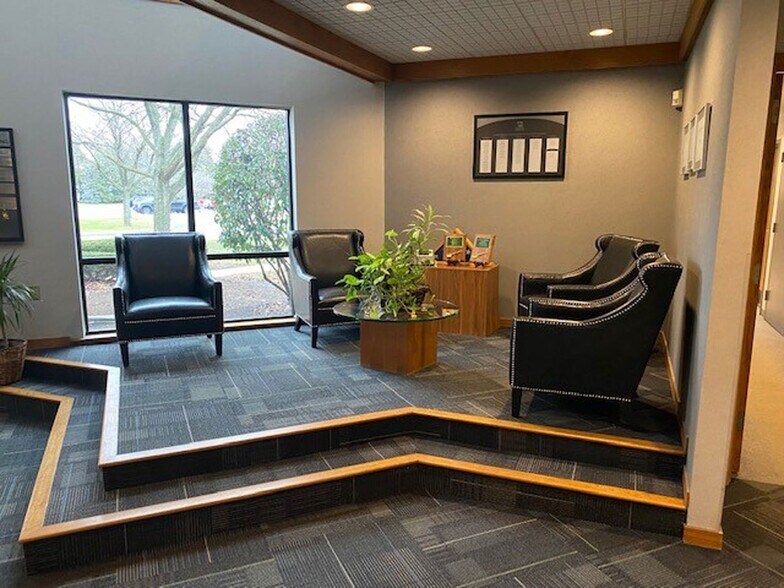 More Photos Of 1168 N Main St, Bowling Green Office For Sale