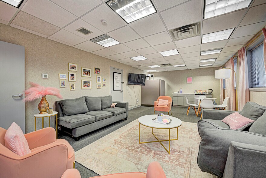 More Photos Of 241 S State Ave, Indianapolis Warehouse For Sale