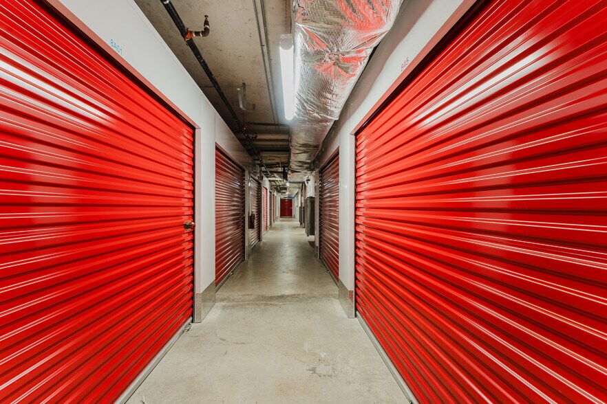 More Photos Of 420 SW 7th St, Miami Office For Lease