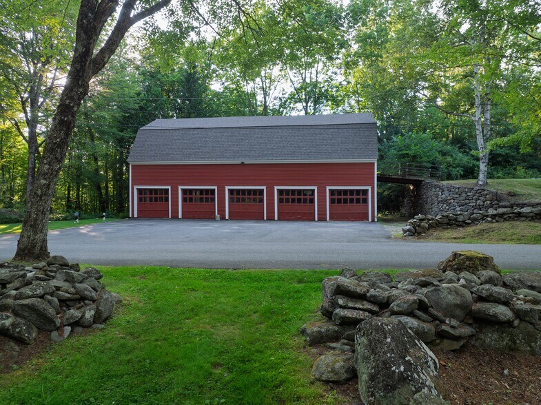 More Photos Of 80 Guider Ln, Bethlehem Hotel For Sale