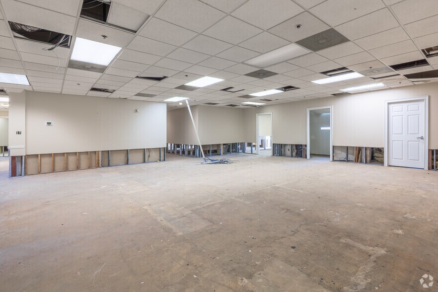 More Photos Of 1640 Powers Ferry Rd SE #11, Marietta Office For Lease