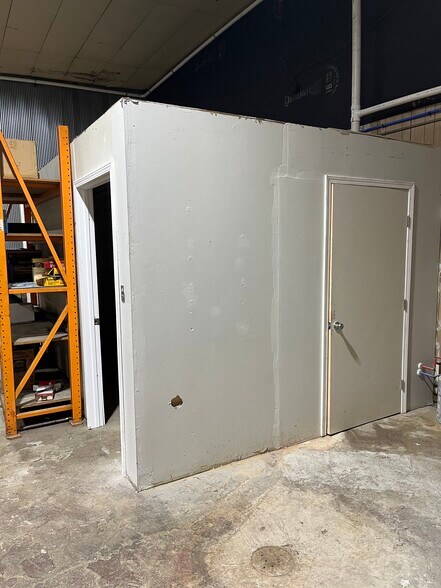 More Photos Of 500 Clark Ave, Kirkwood Industrial For Sale