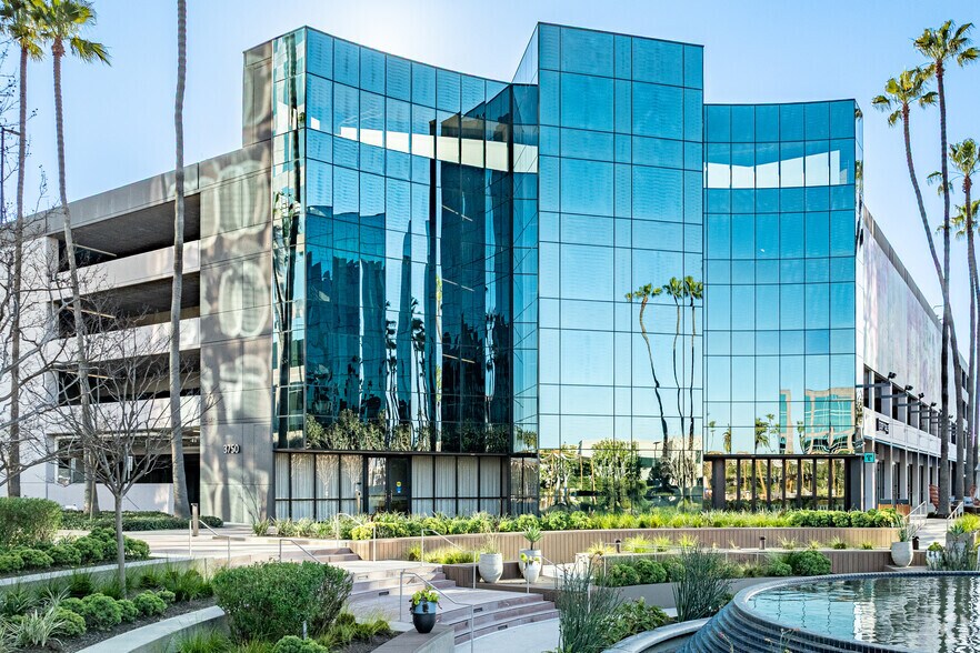 Primary Photo Of 3750 Kilroy Airport Way, Long Beach Office For Lease