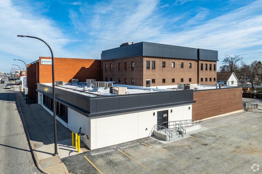 More Photos Of 6309-6313 W 95th St, Oak Lawn Medical For Lease