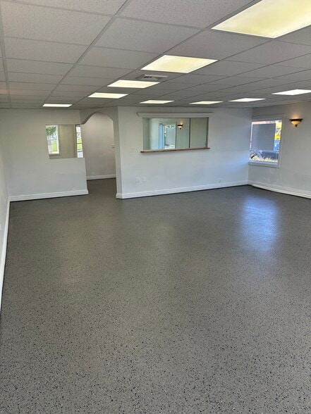 More Photos Of 35-37 Maple St, East Longmeadow Storefront Retail Office For Lease