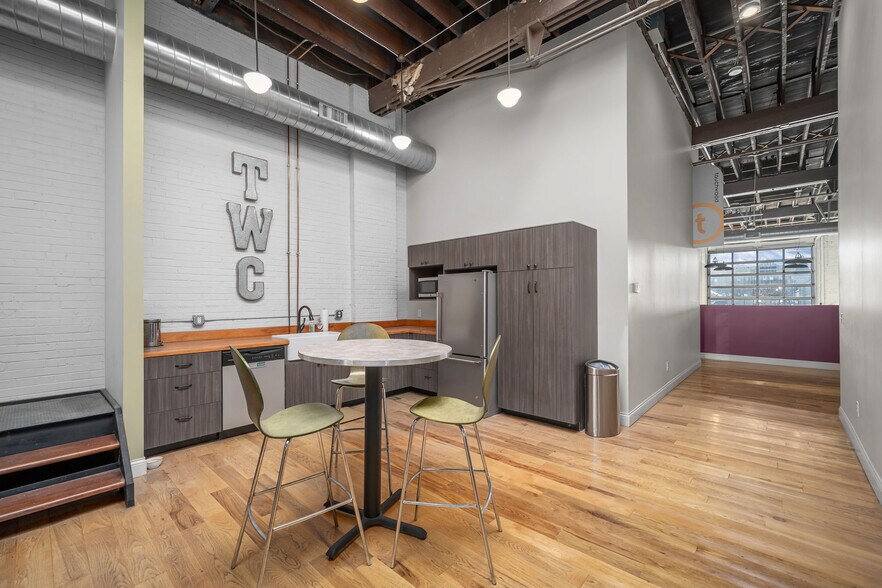 More Photos Of 3024 Locust St, Saint Louis Storefront For Sale