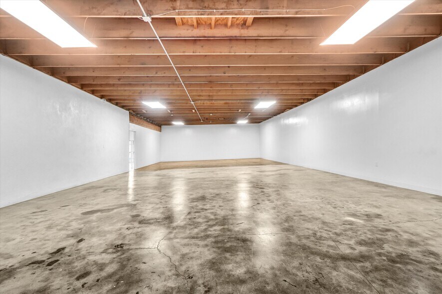 More Photos Of 520 W Pacific Coast Hwy, Long Beach Flex For Sale