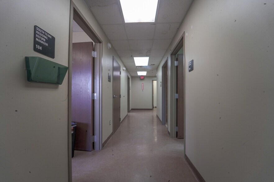 More Photos Of 8609 Lone Tree Rd, Victoria Industrial For Sale