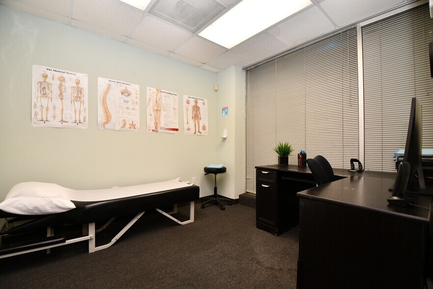 More Photos Of 7118 Harrisburg Blvd, Houston Medical For Sale