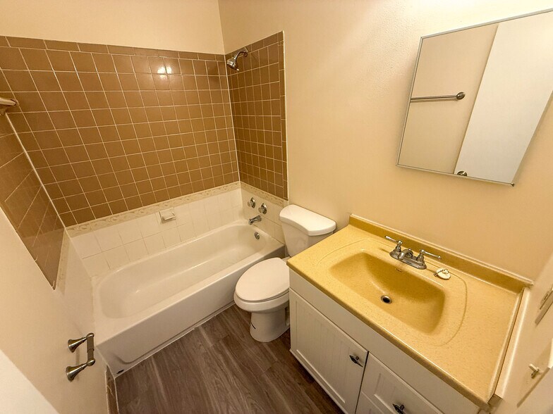 More Photos Of 604 SW 35th St, Palm City Apartments For Sale