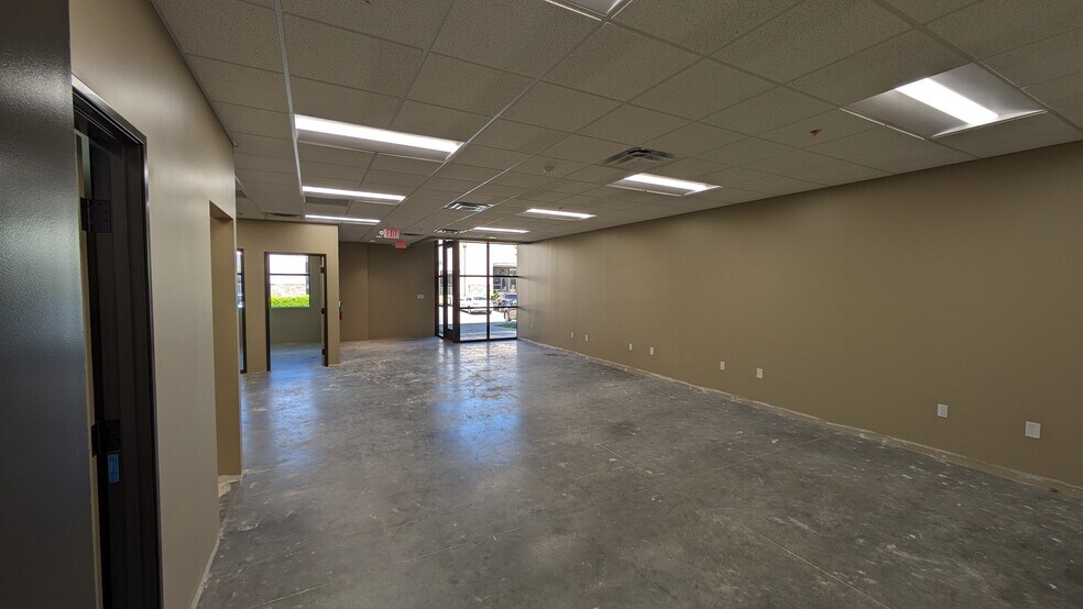 More Photos Of 275 SE Inner Loop, Georgetown Freestanding For Lease