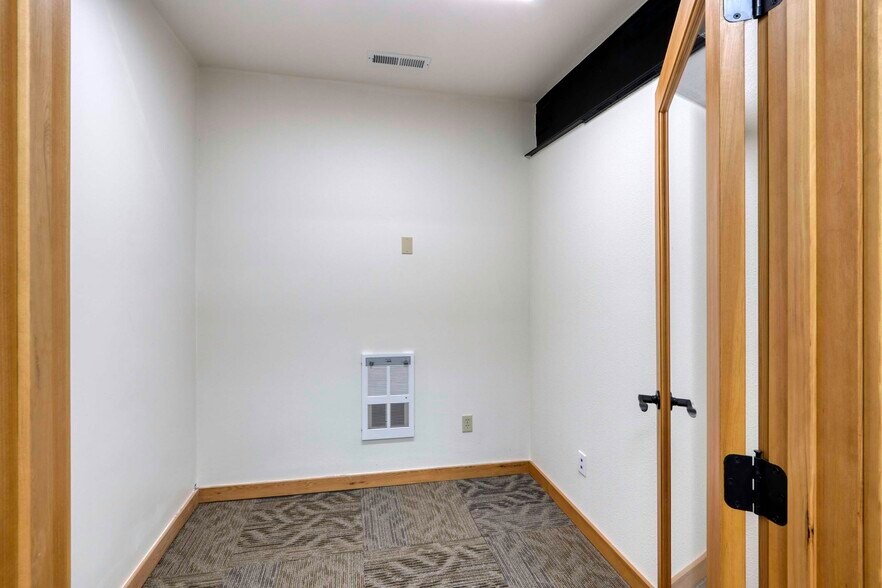 More Photos Of 316 N 2nd Ave, Sandpoint Office For Lease